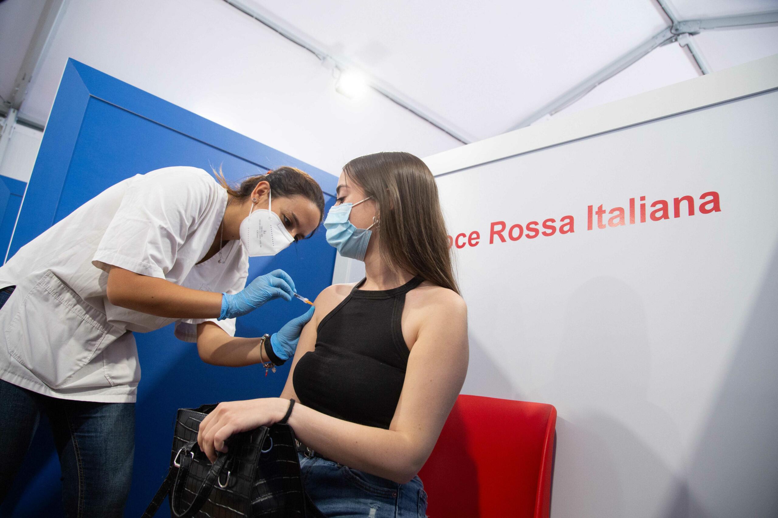 Ossido Di Grafene Non C E Nei Vaccini Non Rende Magnetici Giornalettismo