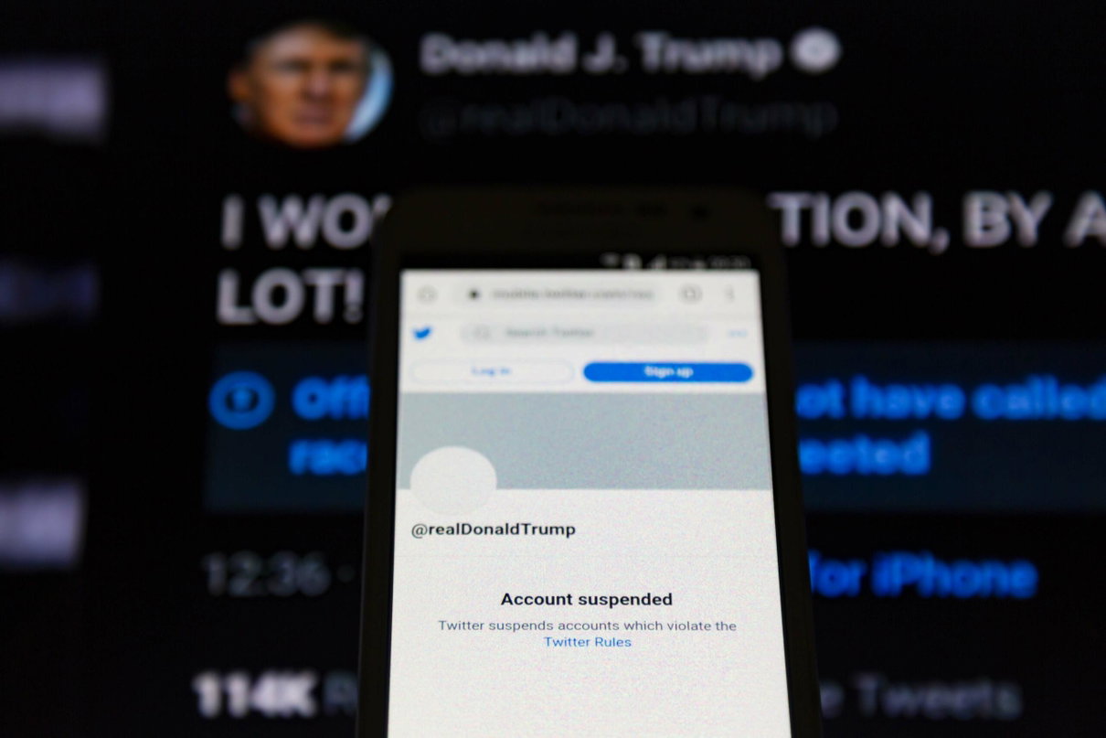 Donald Trump si è pentito di non aver vietato Facebook e Twitter mentre era presidente article-post