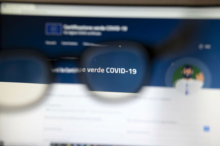 L’assurdità del Green Pass europeo che non riconosce le vaccinazioni donate all’Africa article-post