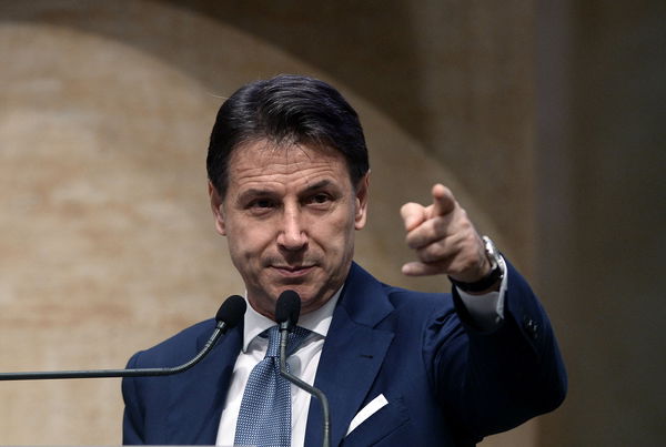 Le diverse varianti della bufala della pedofilia «trasformata in orientamento sessuale»