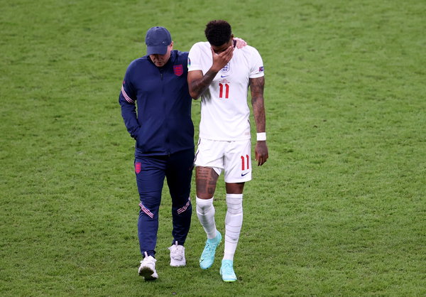 Euro2020, Rashford risponde agli insulti razzisti per il rigore sbagliato