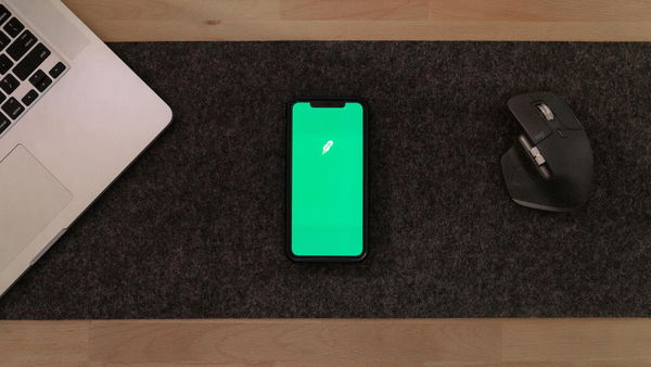 Robinhood vuole cambiare la borsa dall’interno, ma il primo giorno di quotazione non è stato granché