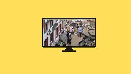 La giornalista tedesca si sporca di fango prima della diretta dalle zone alluvionate: «Mi vergognavo del mio top pulito» article-post