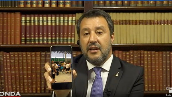 Salvini condivide su Facebook il video-bufala dei tifosi italiani picchiati
