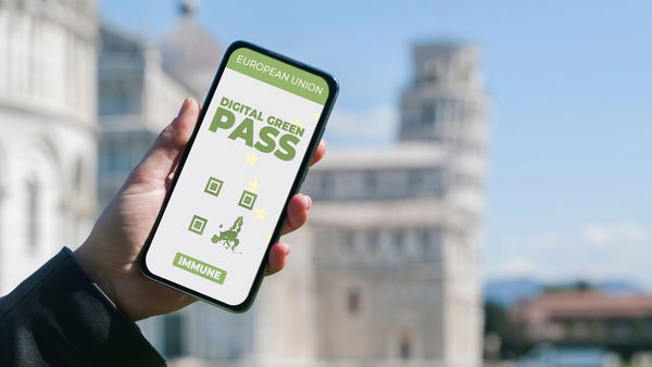Green Pass, dopo la stretta in Francia anche l’Italia ragiona su regole più restrittive