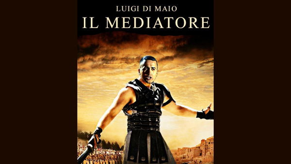 Nelle chat e nei gruppi social, Di Maio diventa «Il Mediatore»: virale il meme à la Russell Crowe