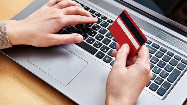 Sulla darknet stanno regalando i dati di milioni di carte di credito clonate