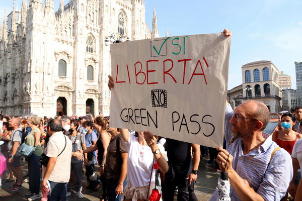 Quelli che parlano, senza nessuna base, di attacco hacker «no-vax» per il portale del Lazio