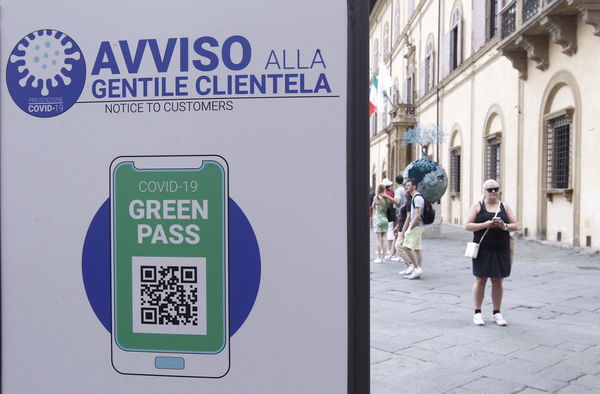 Il Garante ve lo ribadisce: «Non condividete green pass, dati leggibili da altre app diverse da Verifica C19»