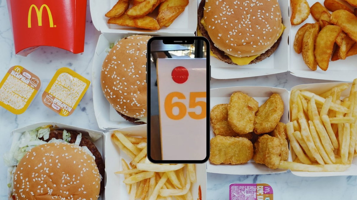 La storia del bollino rosso sul segnaposto per identificare i No Green Pass al McDonald’s article-post
