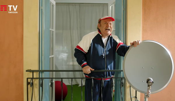 Spot Tim Lino Banfi, l’azienda dice che non c’è stato nessun taglio dovuto al Moige e che «era previsto»