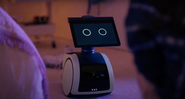 Amazon ha lanciato Astro, il suo primo robot (tra mille perplessità)
