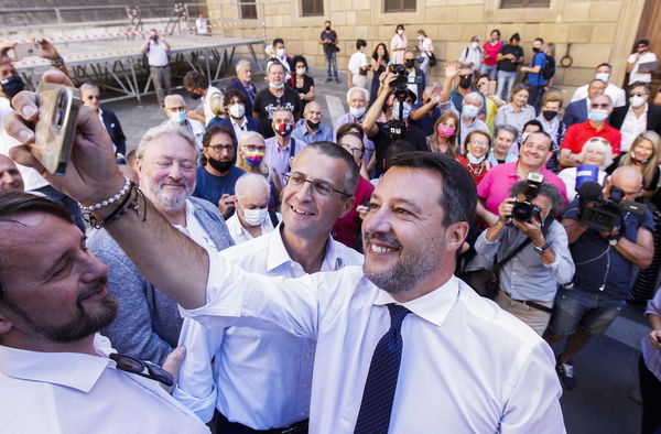 Secondo Salvini le varianti nascono come reazione al vaccino