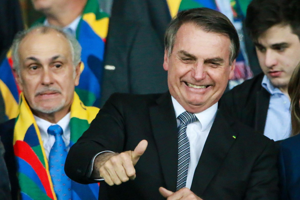 Il Brasile blocca gli account dei fan di Bolsonaro: ma Google e Twitter non ci stanno article-post