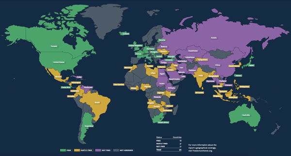 Per l’undicesimo anno consecutivo, la libertà di internet nel mondo è in calo: il rapporto