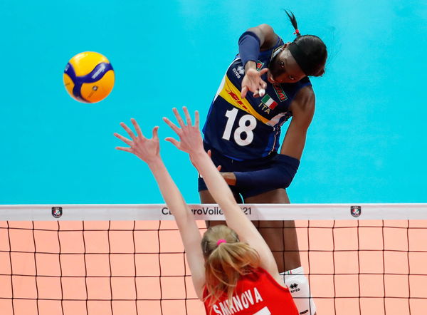 Anche quando vince continuano a rimproverare a Egonu «di non saper reggere i social»