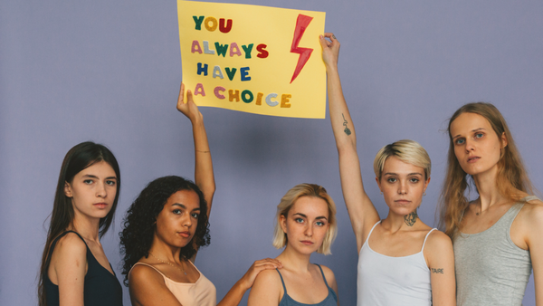 Reddit vieta il forum che raccoglieva segnalazioni su coloro che aiutano le donne ad abortire