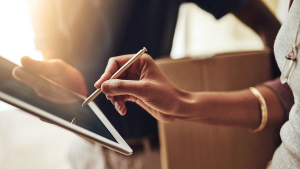 Referendum eutanasia, siamo a 900 mila firme e sono le giovani donne a sfruttare maggiormente la firma digitale