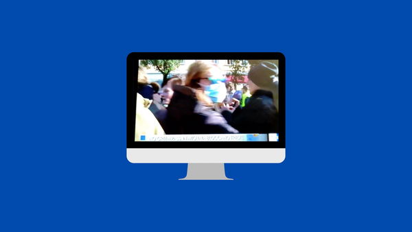 I no-green pass che strappano il microfono e colpiscono la telecamera al TGR Friuli Venezia Giulia