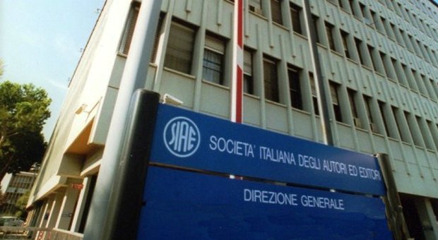 Gli artisti salutano Virgil Abloh: Sfera Ebbasta, Fedez, Gemitaiz e tanti altri Gli artisti salutano Virgil Abloh: Sfera Ebbasta, Fedez, Gemitaiz e tanti altri