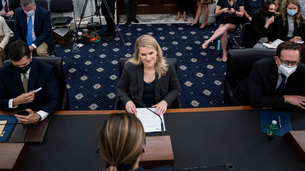 L’ex dipendente di Facebook Frances Haugen ha accettato l’invito dell’azienda