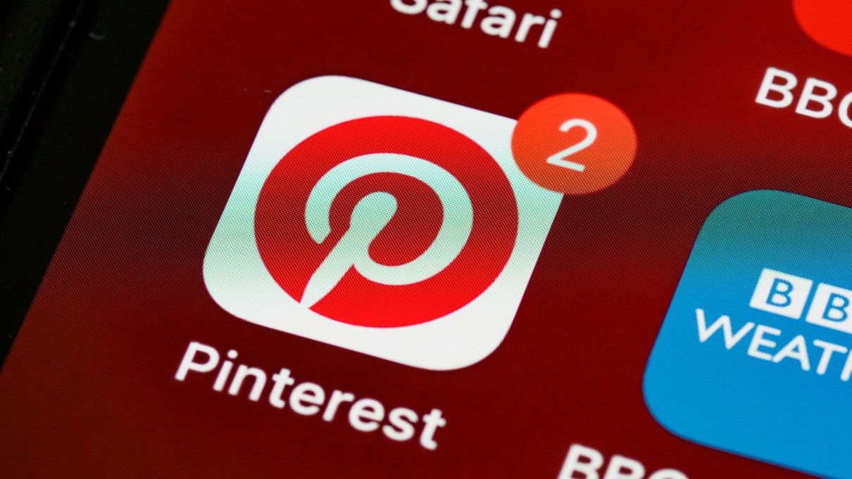 Il tribunale accetta la causa di una donna che afferma di aver contribuito a creare Pinterest article-post