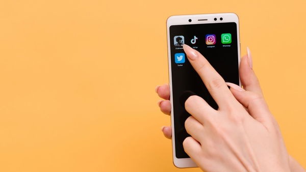 C’è la possibilità che TikTok aumenti l’insorgenza di tic nervosi visualizzando determinati contenuti