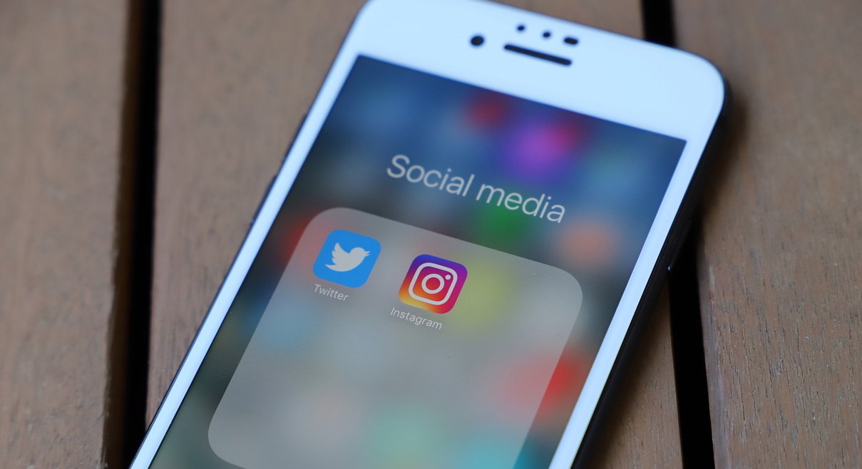 Negli USA il latte artificiale scarseggia e su Instagram diventano virali le pericolose ricette fai da te degli influencer article-post