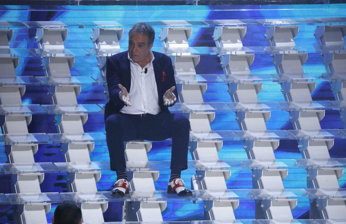 La lucidità di Montesano: chiede di boicottare Amazon per protestare contro il Green Pass article-post