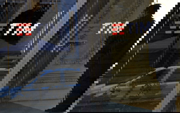 Perché l’Italia potrebbe non utilizzare lo “scudo” Golden Power per Tim