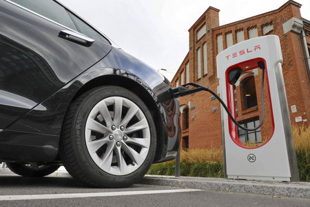 Le case in Gran Bretagna dovranno avere per legge delle colonnine per la ricarica delle auto elettriche article-post