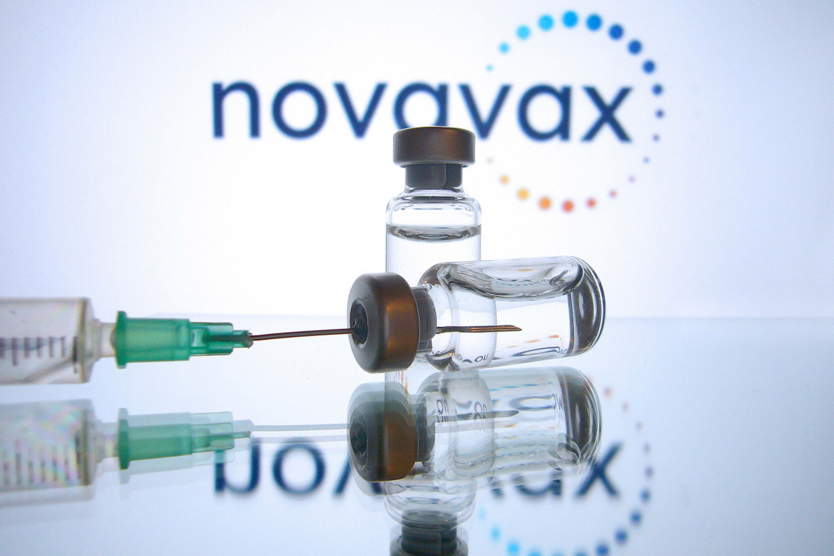 Con l’approvazione di Novavax da parte di Ema cade il complotto delle “case farmaceutiche dominanti” article-post