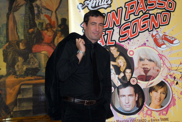 I «si era vaccinato???» che arrivano puntuali sotto le notizie della morte di Paolo Calissano