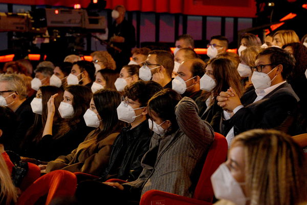 Tutte le bufale che circolano sulle mascherine FFP2