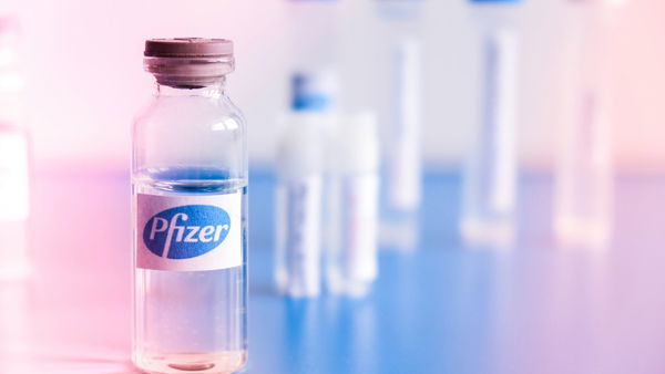 La storia di Pfizer che prova ad avvelenarci con l’eccipiente nocivo Alc-0315 del suo vaccino