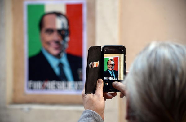 Berlusconi-Quirinale e l’enfasi dei media: «È uno degli elementi più interessanti dell’operazione»