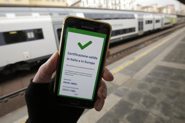 Green pass, min. Salute: «Circolano false mail su scadenza» Green pass, min. Salute: «Circolano false mail su scadenza»