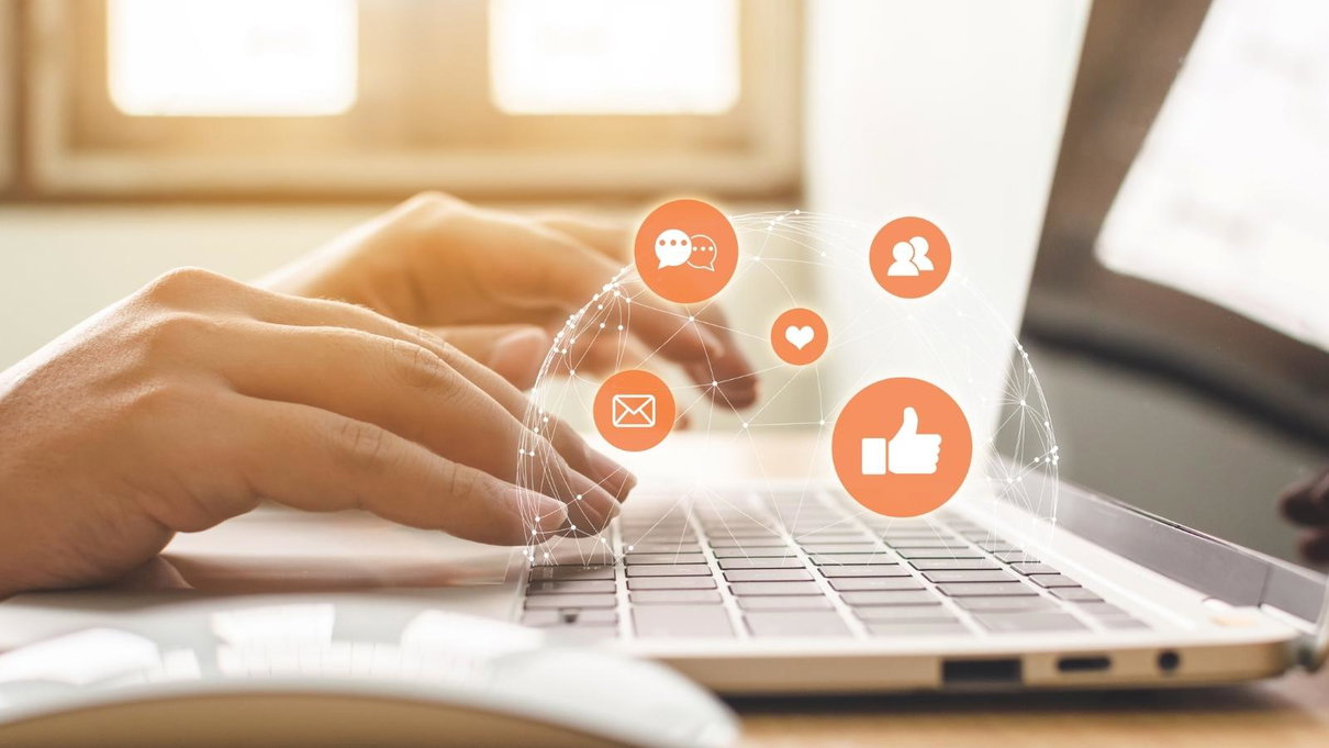 Il 30% dei cittadini europei ha avuto problemi sul lavoro a causa dei post pubblicati sui social article-post