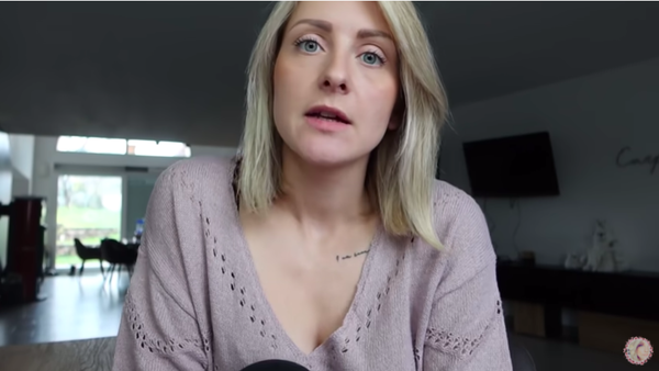 La youtuber morta in Francia e l’inchiesta per istigazione al suicidio attraverso molestie virtuali