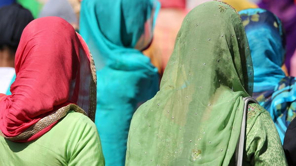 Il falso sito che offre donne musulmane in vendita molestandole