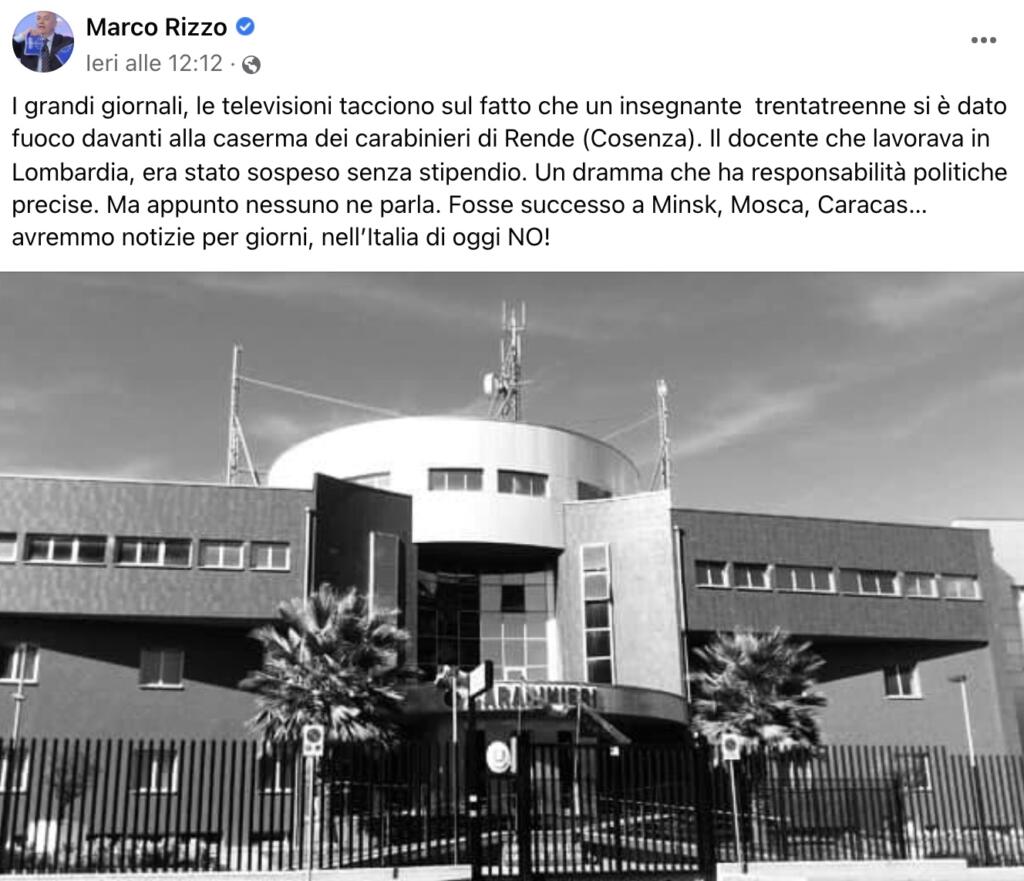 Docente si dà fuoco