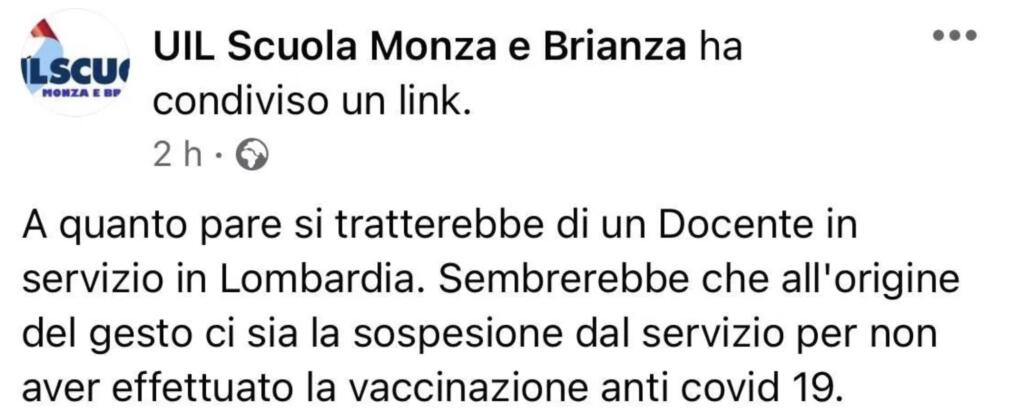 Docente si dà fuoco