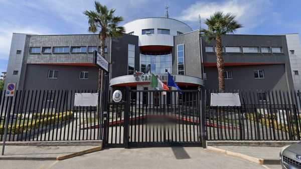 I politici e i sindacati che hanno diffuso la bufala del docente che si è dato fuoco per protestare contro il vaccino