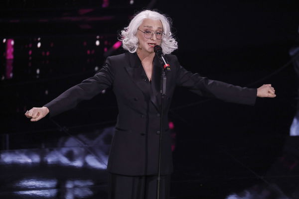 I social hanno deciso che Drusilla Foer ha gelato Iva Zanicchi (nonostante il video)