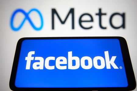 Facebook e le ‘false’ spunte blu, l’esperto: «Attenti all’inganno» article-post