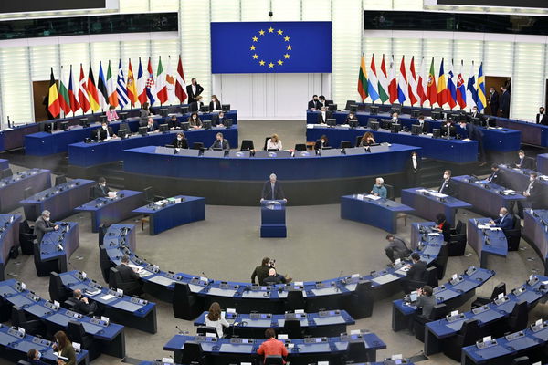 Ue denuncia Cina al Wto su brevetti 5G e tech essenziali