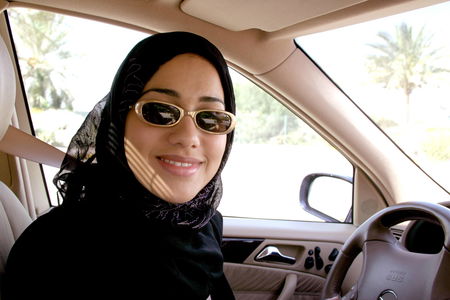 Le donne saudite lanciano un hashtag contro la tutela maschile article-post