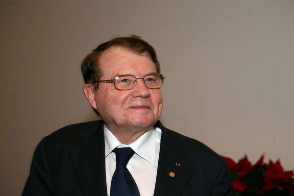 No, non c’entra nulla la morte di Montagnier con la «testimonianza al Gran Giurì per crimini contro l’umanità»