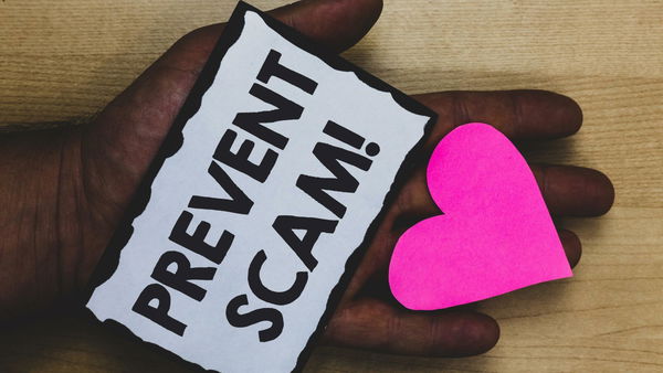 Visto che San Valentino era ieri, oggi vi diciamo quanti miliardi sono stati rubati con le truffe romantiche