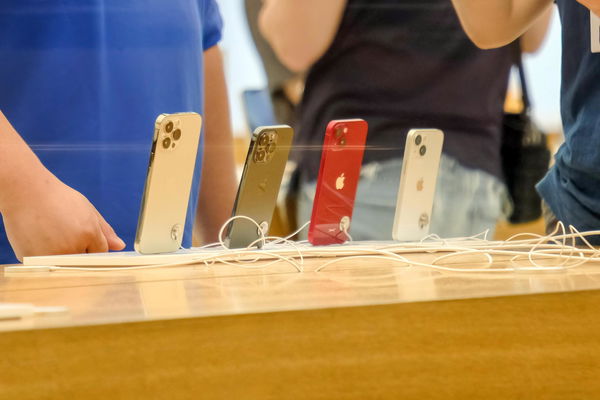 Apple sta per lanciare gli abbonamenti per noleggiare gli iPhone?